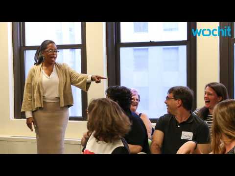 VIDEO : Oprah Winfrey Attends  Her Very First In-Person Weight Watchers Meeting