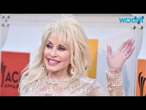 VIDEO : Dolly Parton Reveals Upcoming Tour Dates