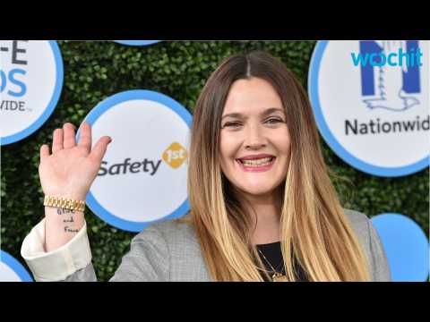 VIDEO : Drew Barrymore's Mother's Day Tradition