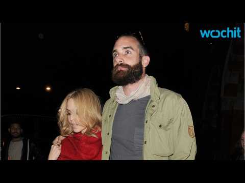 VIDEO : Kylie Minogue?s Fianc Spotted in London  With a Golden Beard