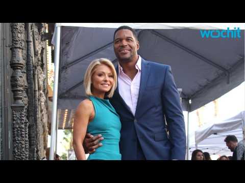VIDEO : Kelly Ripa and Michael Strahan Reunite on Live!