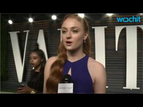 VIDEO : Which Star Made Sophie Turner Faint?