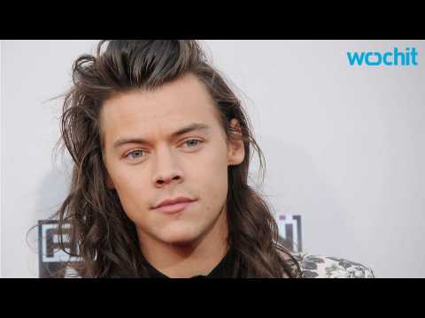 VIDEO : Harry Styles' New Look!