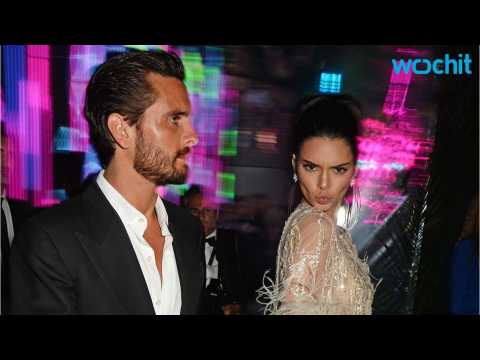 VIDEO : Kendall Jenner and Scott Disick Hold Hands in Cannes