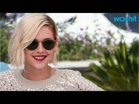 VIDEO : Did Kristen Stewart's 'Personal Shopper' get booed at Cannes?
