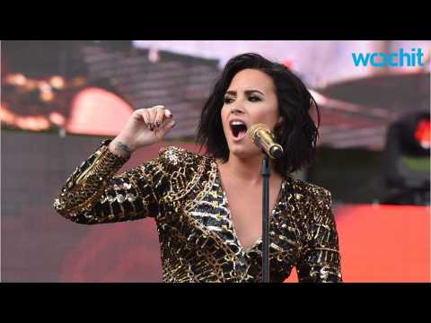 VIDEO : Demi Lovato Gives Heartbreaking Details About Her Life As An Addict