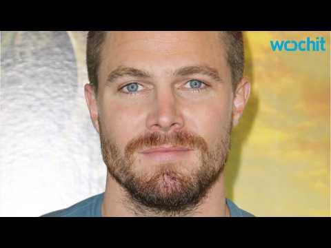 VIDEO : Stephen Amell Hopeful for 'Arrow' and 'Supergirl' Crossover