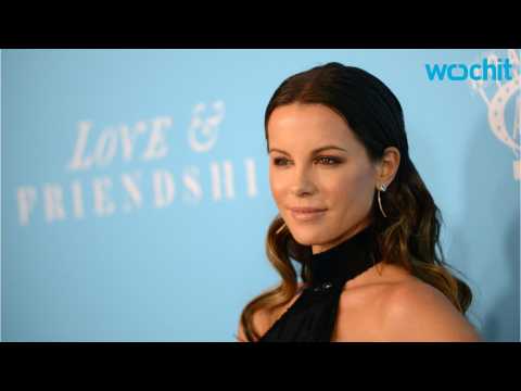 VIDEO : Kate Beckinsale Shares Hilarious Family Photo
