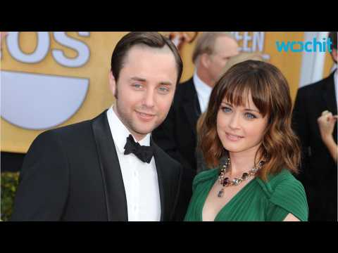 VIDEO : Alexis Bledel Is A New Mom