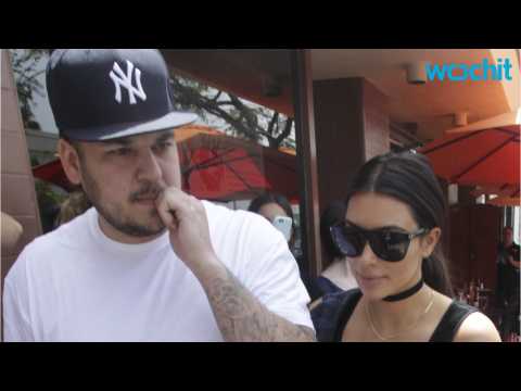 VIDEO : Kim Kardashian Gushes over Brother Rob at Cannes