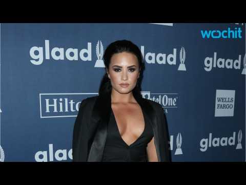 VIDEO : What is Demi Lovato's Number One Workout Tip?