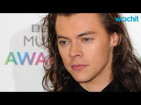 VIDEO : Did Harry Styles Really Cut His Hair?