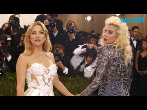 VIDEO : Did Lady Gaga Just Grope Kate Hudson At The 2016 Met Gala