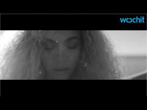 VIDEO : Beyonce goes from 'Lemonade' to watermelon water