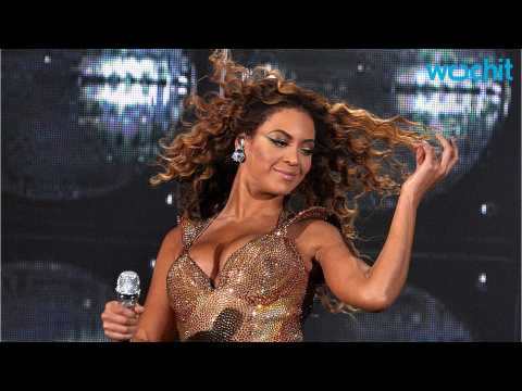 VIDEO : No wedding ring for Beyonce at Met Gala