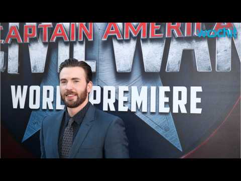 VIDEO : Apparently Chris Evans Hates Doing Press