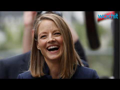 VIDEO : Jodie Foster Finally Gets Her Hollywood star