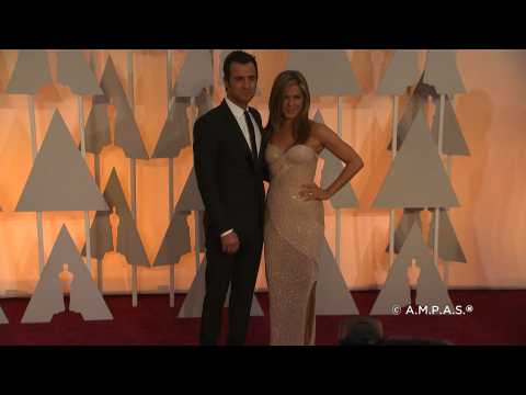VIDEO : Jennifer Aniston crowned the ?worlds most beautiful woman?