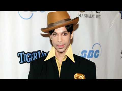 VIDEO : Prince s'est teint  57 ans
