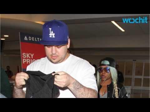 VIDEO : Rob Kardashian emerges unscathed from car accident