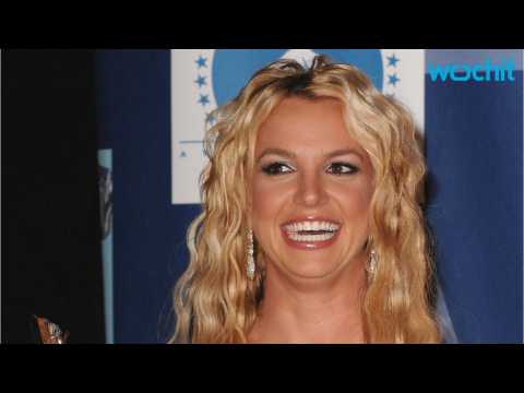 VIDEO : Britney Spears Has A New Phone App?