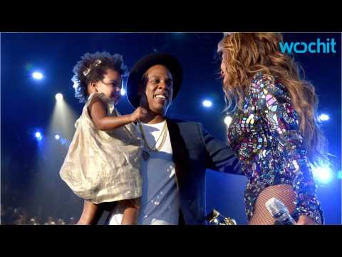 VIDEO : Beyonc And Jay Z Spotted Being A 