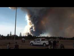 Canada: l'évacuation se poursuit à Fort McMurray