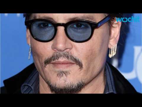 VIDEO : Johnny Depp jokes about dog incident