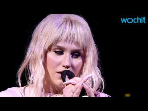 VIDEO : Kesha Gets Emotional Covering Lady Gaga Song