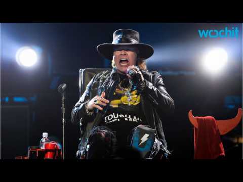 VIDEO : AC/DC Performs First Concert With Axl Rose