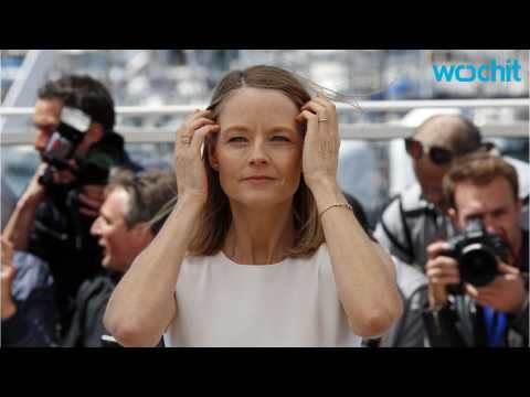 VIDEO : Jodie Foster Debuts Movie About Financial Crisis