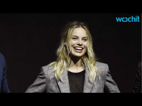 VIDEO : Margot Robbie Pumped For Suicide Squad
