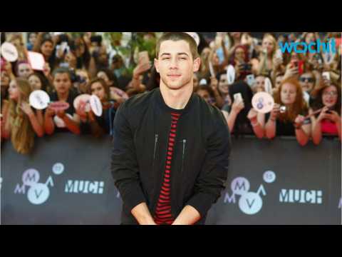VIDEO : Nick Jonas' Gives Passionate Performance in 'Chainsaw' Video