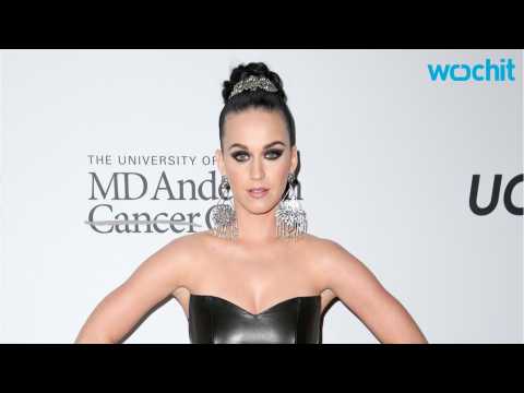 VIDEO : Katy Perry?s Surprising Reaction to Orlando Bloom and Selena Gomez