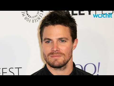 VIDEO : Did Stephen Amell Tease  a Green Arrow Goatee?