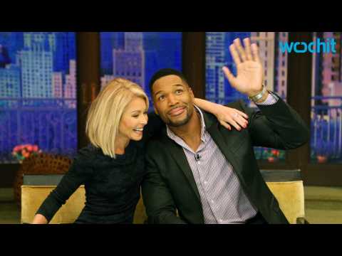 VIDEO : Kelly Ripa Kicks Off First Show Without Michael Strahan