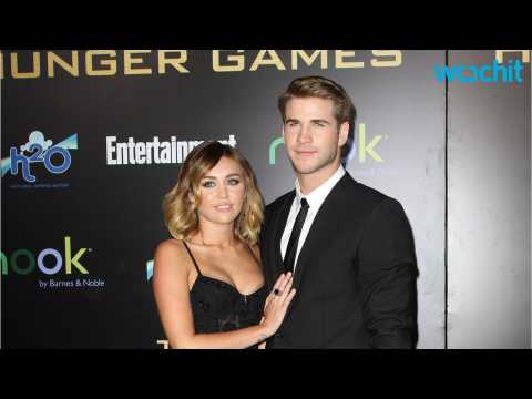 VIDEO : Is Liam Hemsworth actually engaged to Miley? He says no...