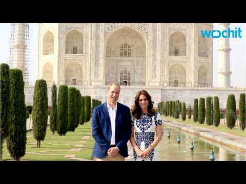 VIDEO : Kate Middleton and Prince William Touch Down in Agra to Visit Taj Mahal