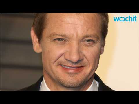 VIDEO : Being a Father Most Important for Jeremy Renner