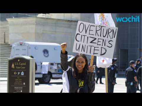 VIDEO : Rosario Dawson Arrested At Demonstration