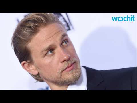 VIDEO : Charlie Hunnam Will Be Attending Space City Comic Con