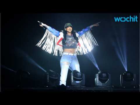 VIDEO : Major Stars Like Rihanna Hit Coachella for Surprise Sets