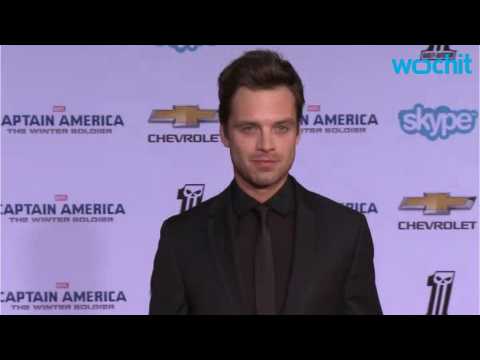 VIDEO : Chris Evans And Sebastian Stan Surprise Fans At Captain America: Civil War Screening
