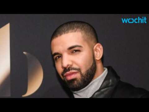 VIDEO : Drake Can't Contain His Love for Rihanna