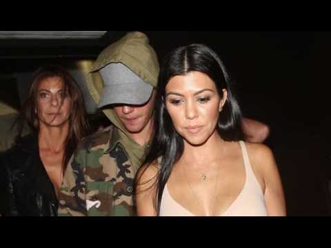 VIDEO : Justin Bieber Has Hooked Up With Kourtney Kardashian For Months