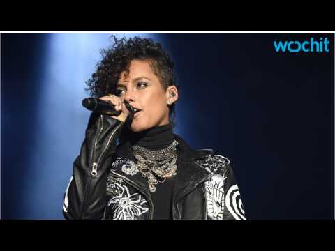VIDEO : Alicia Keys Debuing New Music Next Month