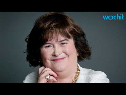 VIDEO : Susan Boyle Was Led Away by Officers After Creating a Disturbance at Heathrow Airport