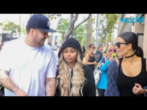 VIDEO : Kim Kardashian Hangs Out With Rob Kardashian and Blac Chyna