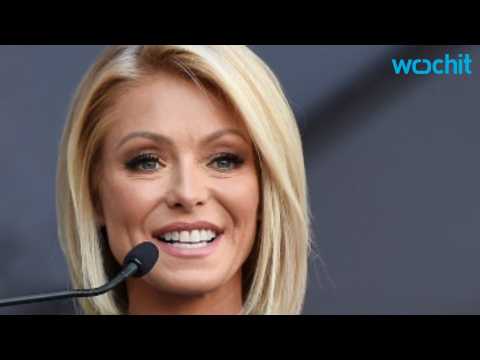 VIDEO : Kelly Ripa Announces End of 'National Nightmare'