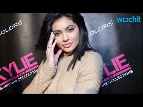 VIDEO : Kylie Jenner And Tyga Go House Hunting